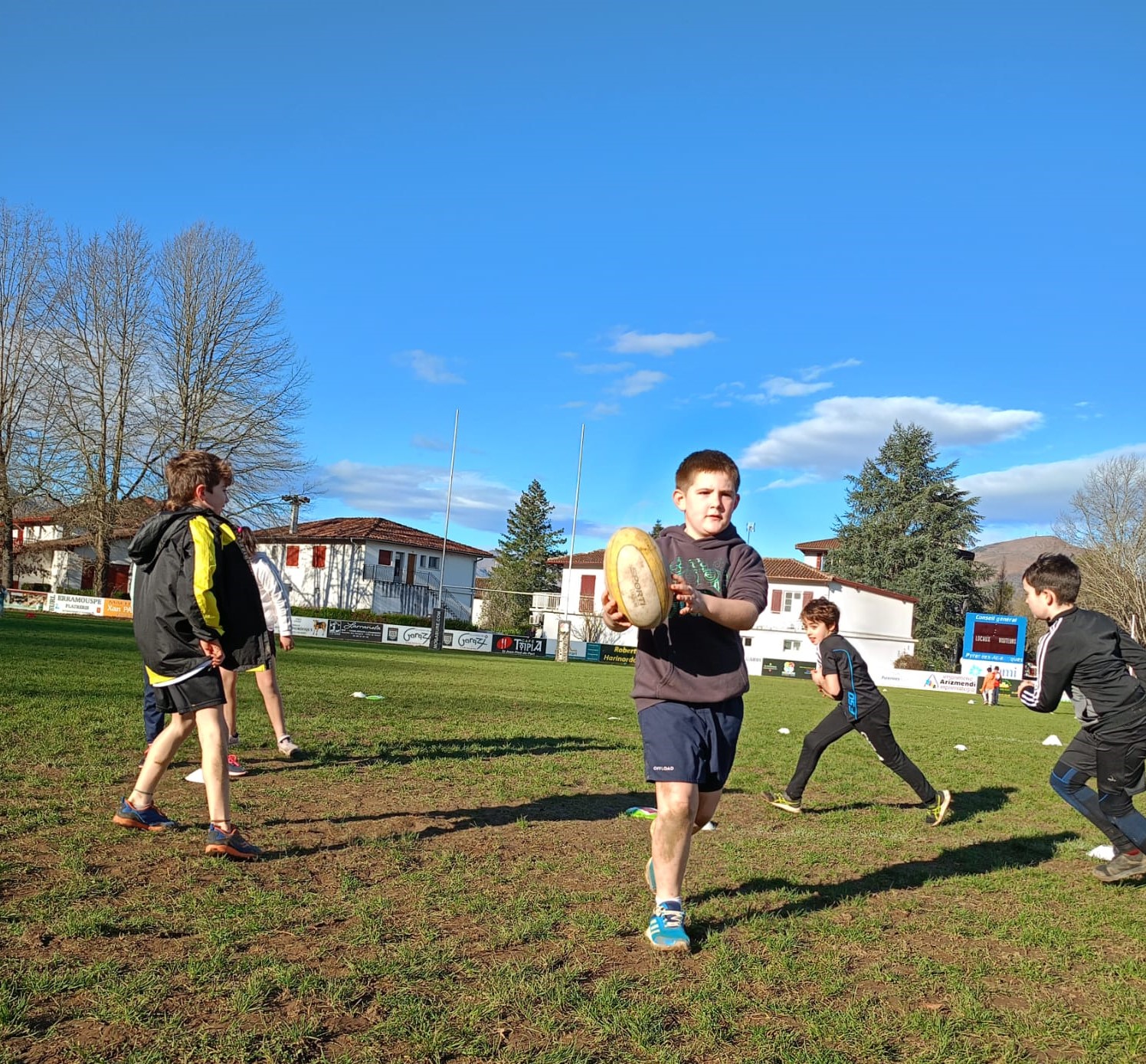Encuentros deportivos interescolares de las escuelas rurales de Valcarlos y Arnegi